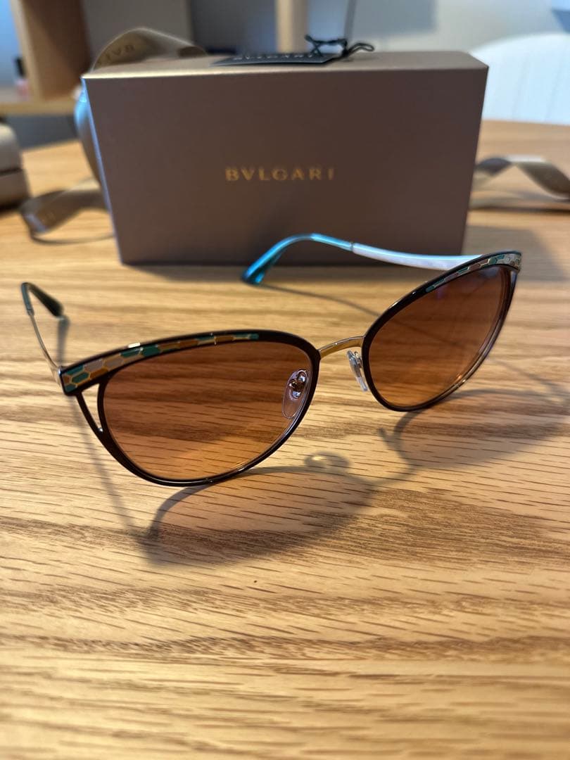 BVLGARI キャットアイ サングラス