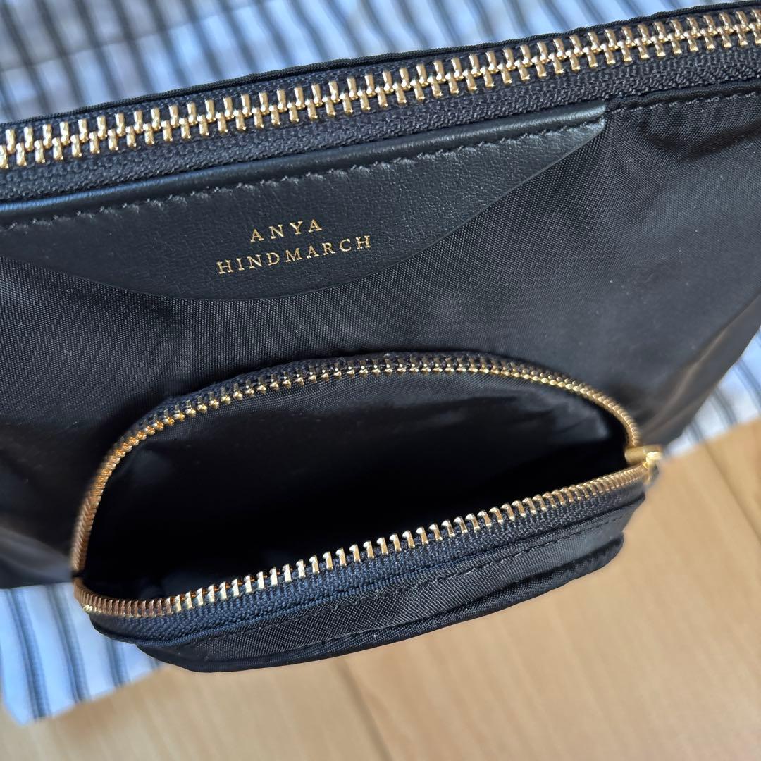 アニヤハインドマーチ　スマイリー　ポーチ