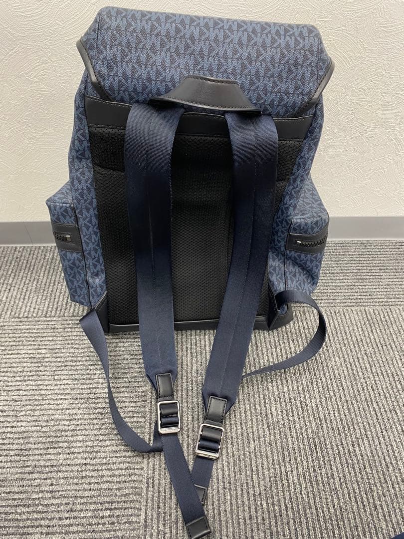 【タケシ】MICHAEL KORS　バックパック　ネイビー