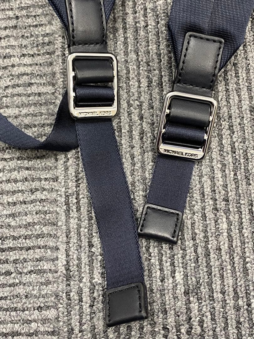 【タケシ】MICHAEL KORS　バックパック　ネイビー