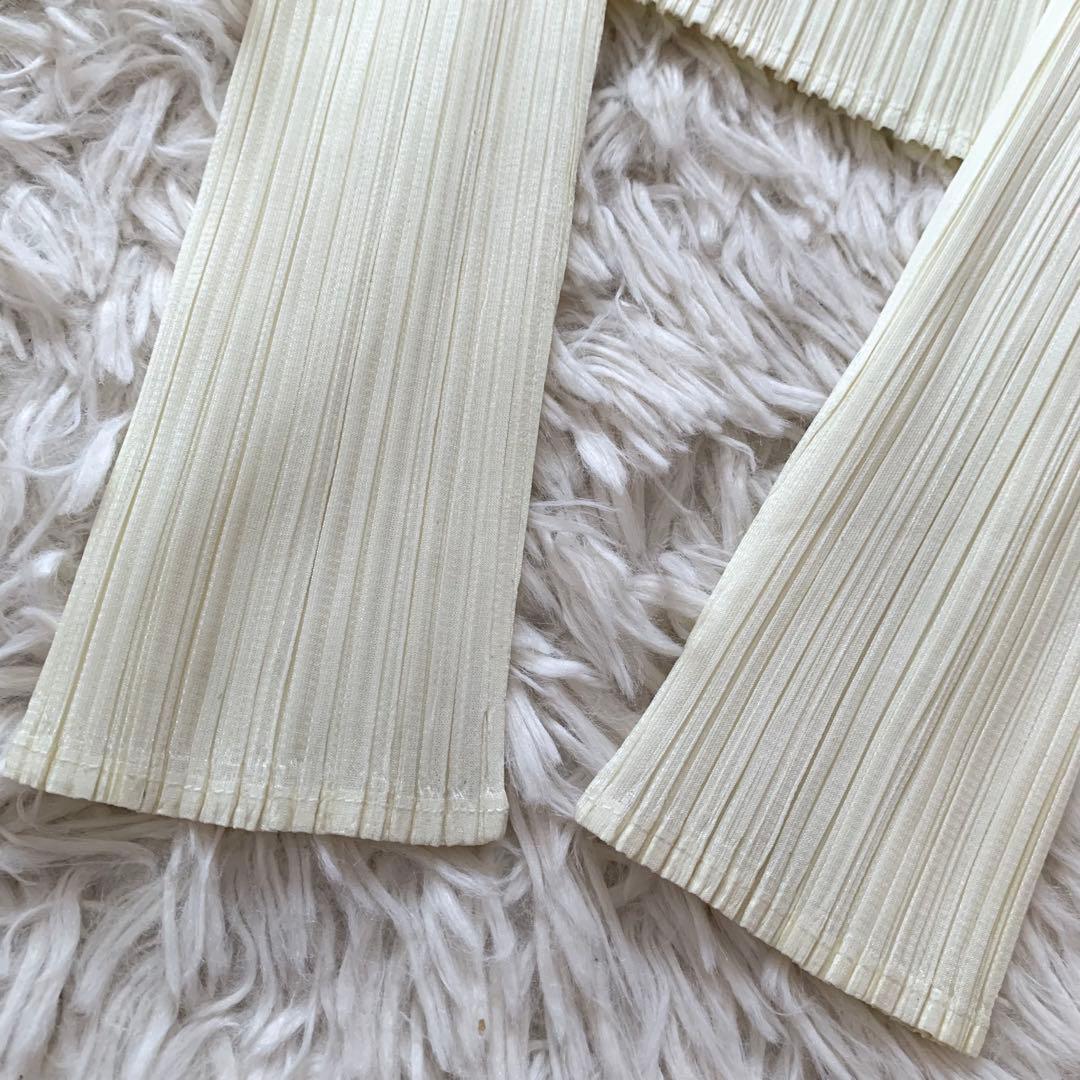 未使用級 希少サイズ✨プリーツプリーズ トップス カットソー 長袖 無地 白