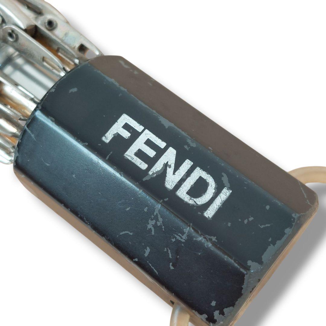 【大人気】フェンディ　FENDI　折り畳み傘　ブラック　良品　袋付き　FFロゴ