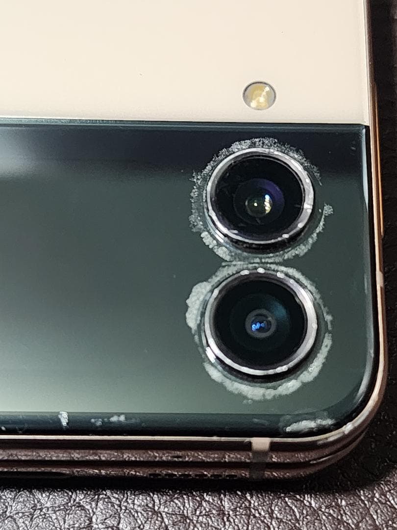 Galaxy Z Flip 4 SM-F7210　動作しますが外装ジャンク