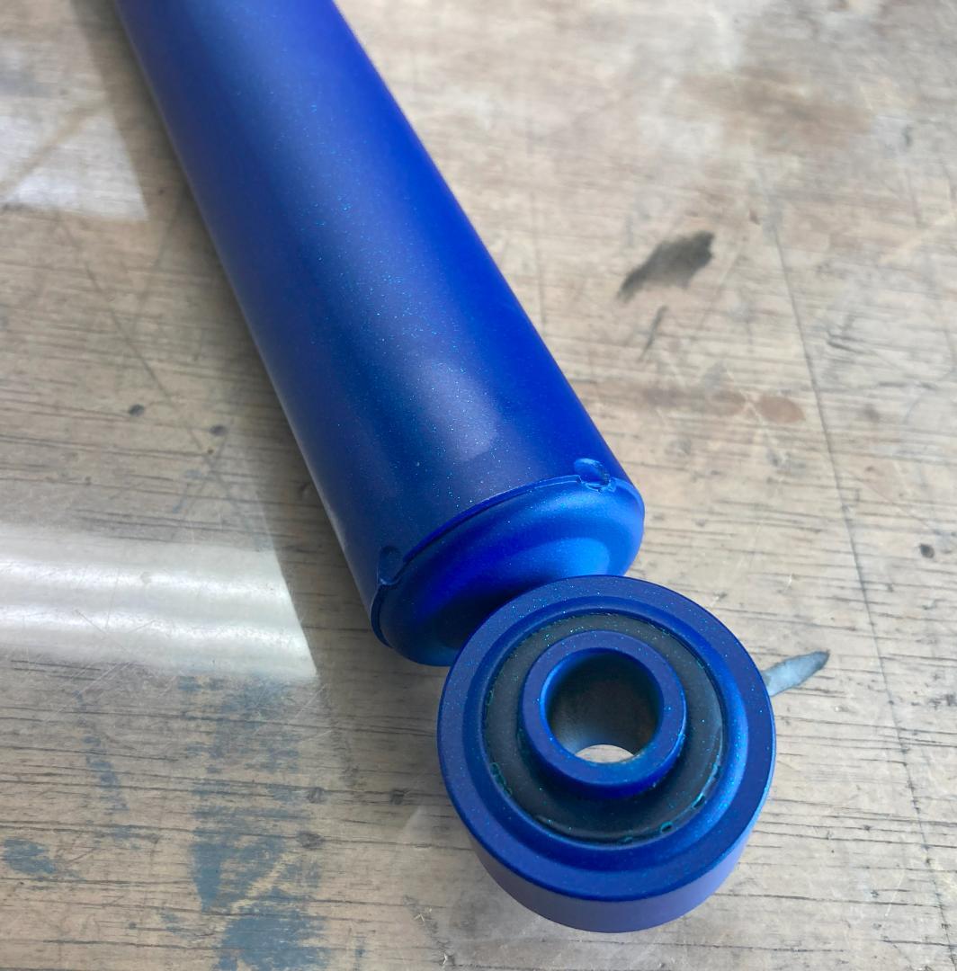 新品 　KYB製ジムニーJB64ステアリングダンパー