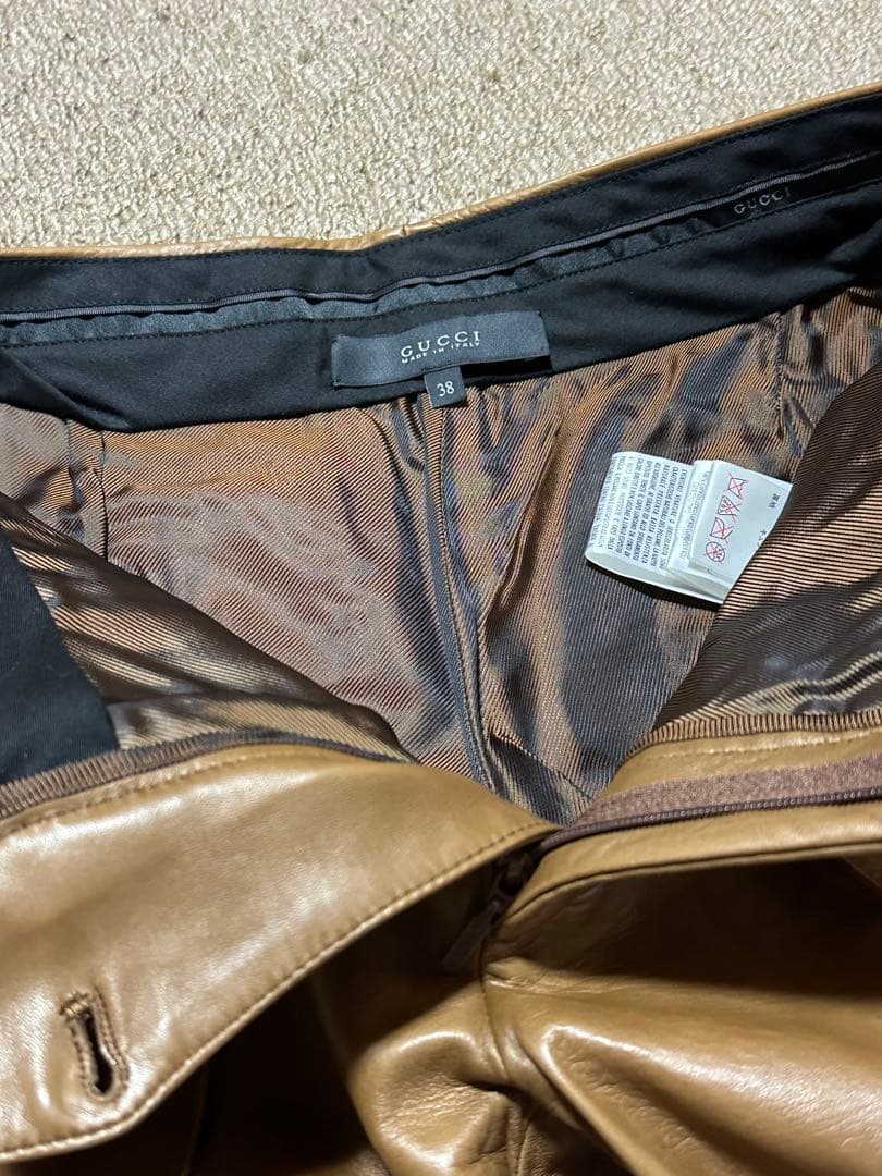 美品 GUCCI ブラウン ラムレザー パンツ 38 レディース ハンガー付き
