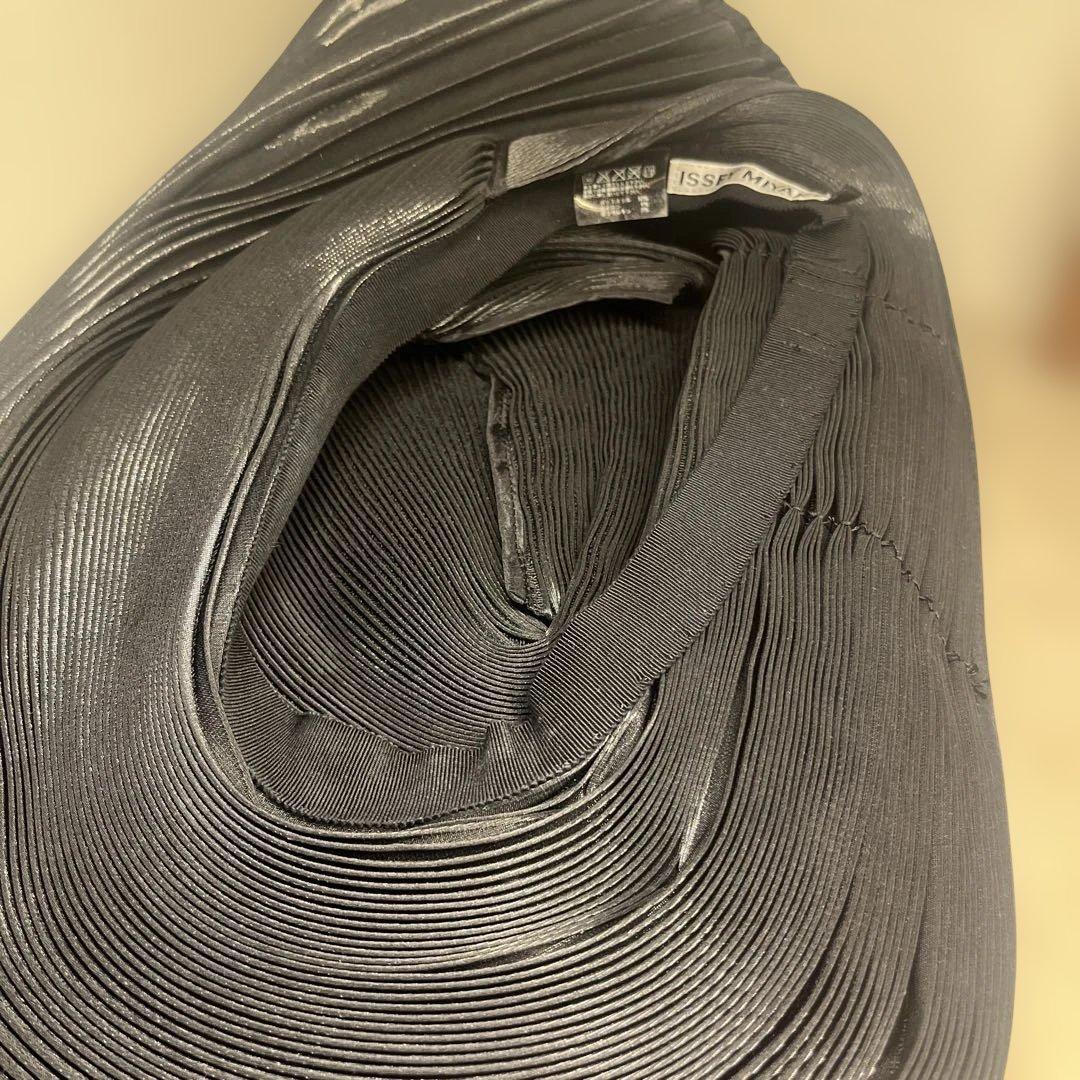 ISSEY MIYAKE プリーツデザイン ブラック帽子