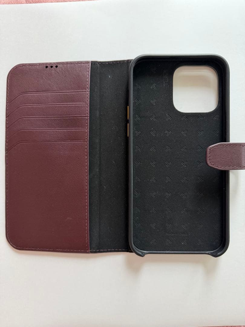 iPhone14promax TUMI バーガンディ 手帳型（取外し可能）ケース
