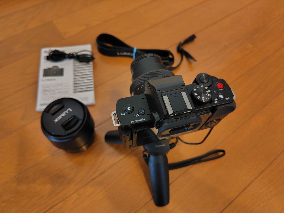 LUMIX DC-G100V+45-150mmレンズ トライポッド+Wズーム