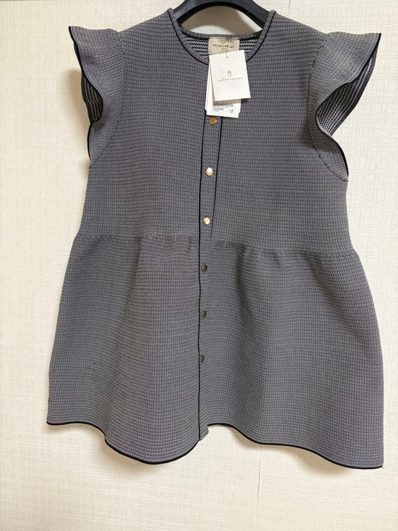 タイムセール！ユナイテッドアローズ新品ペプラムフリルスリーブ ジャカード ベスト