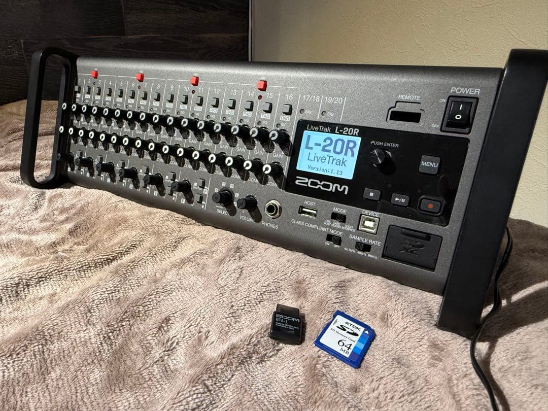 【即戦力!!】ZOOM LiveTrak L-20R + iPad Air2