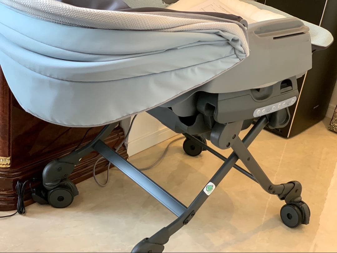 コンビ　電動　ハイローチェア