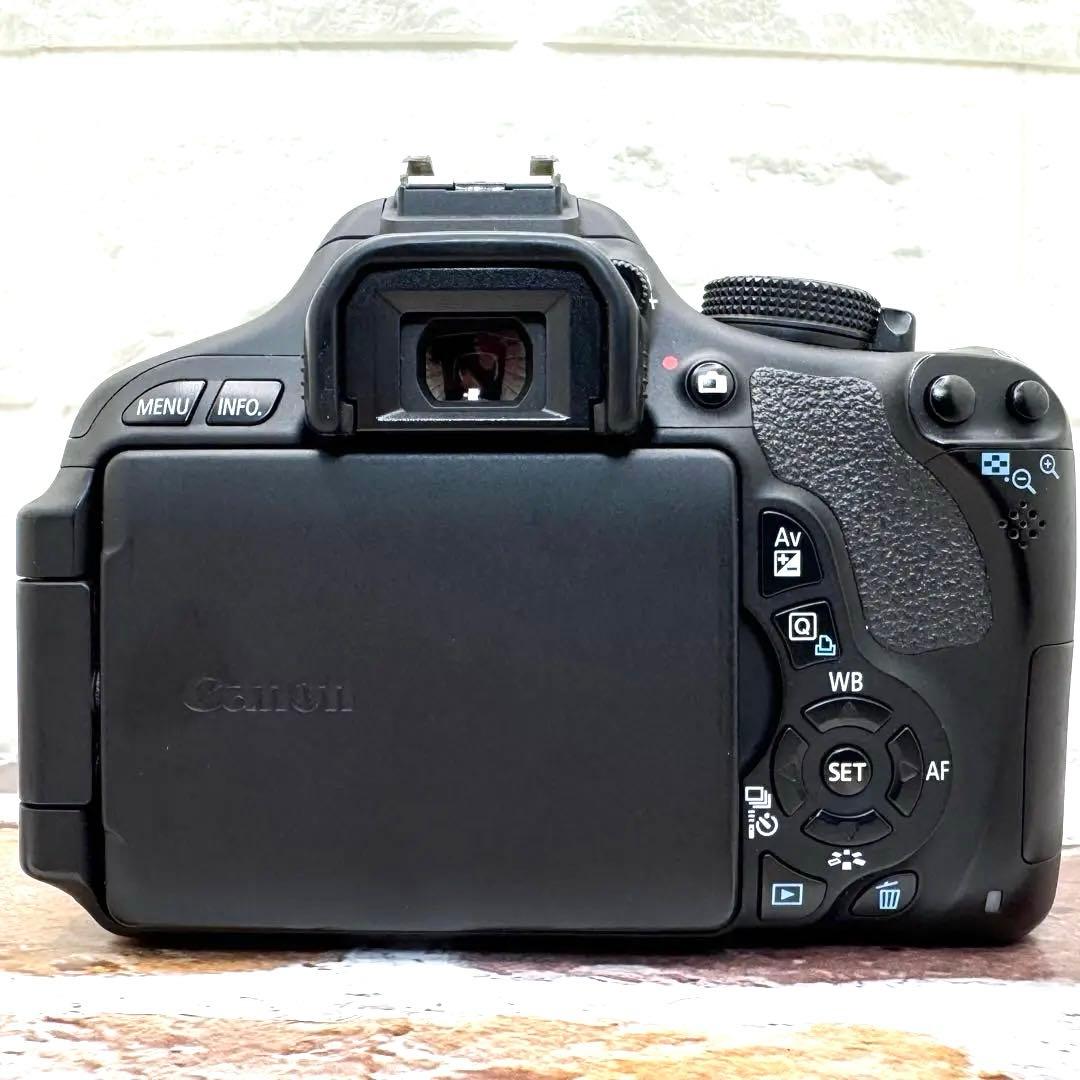 田中様希少シルバー色レンズCanon EOS KISS X5 レンズセットスマホ