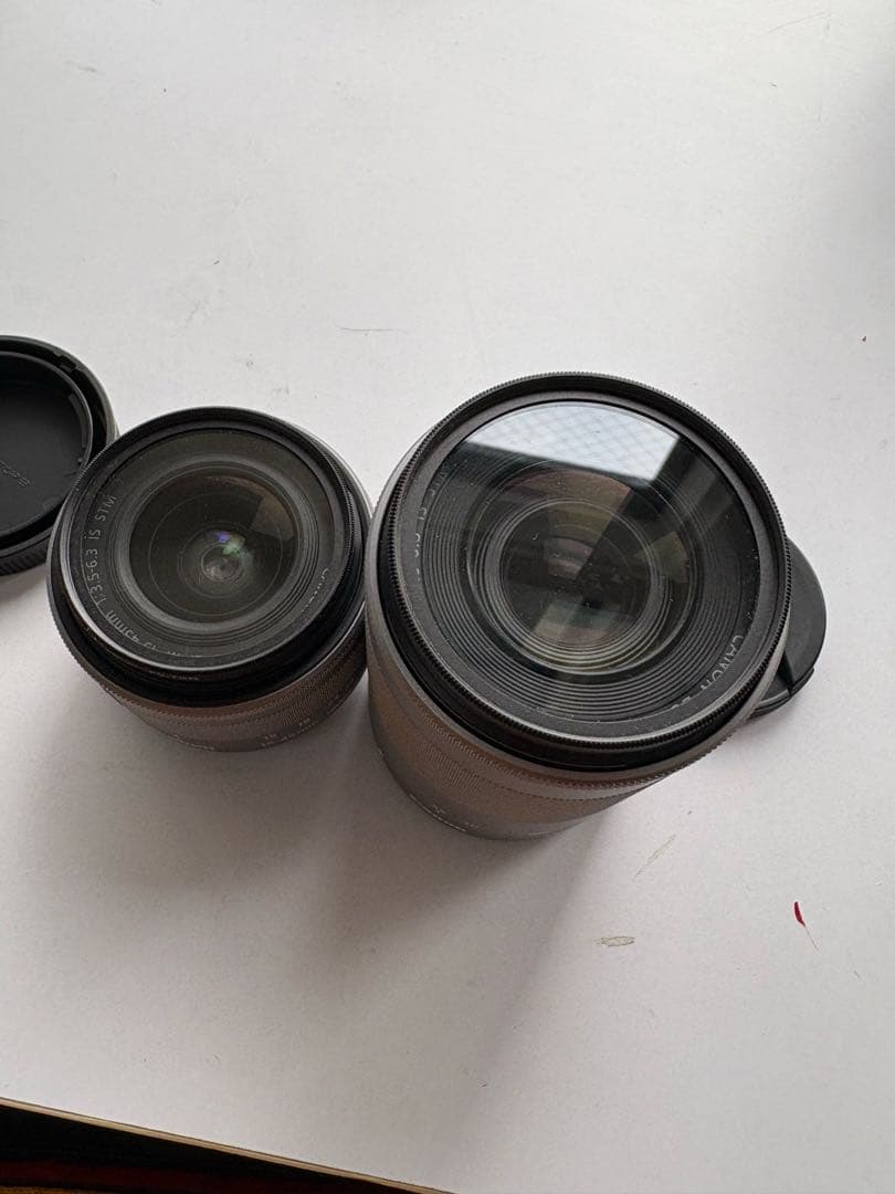 Canon EOS M200 ダブルズームキット ホワイト　ミラーレス一眼