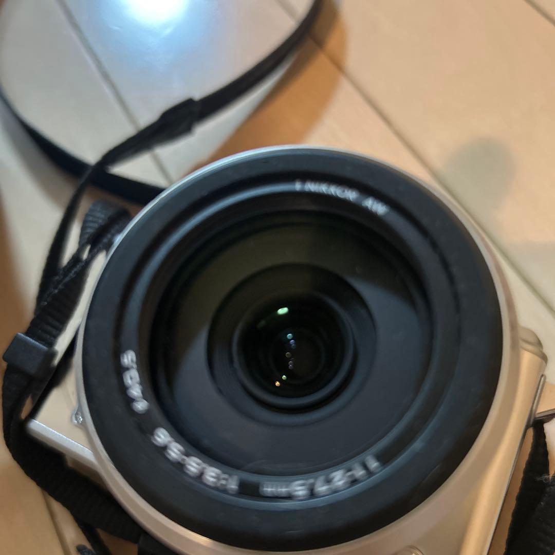 Nikon 1 シルバー 一眼レフカメラ