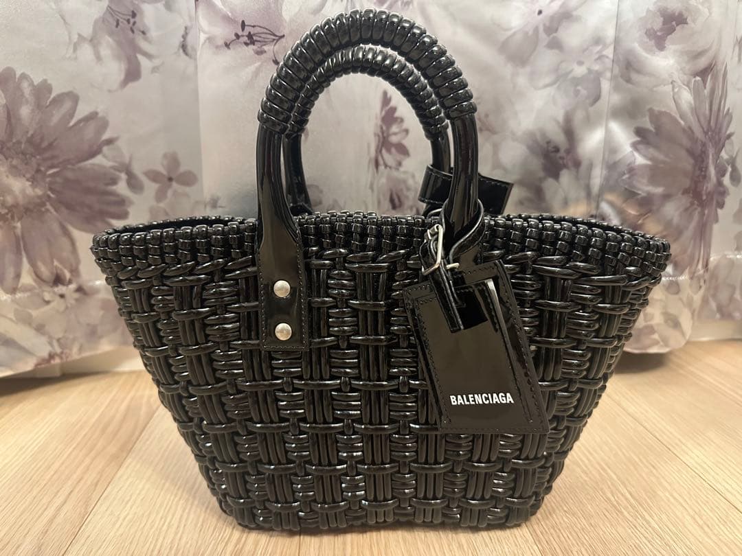 バレンシアガ♡かごバック♡ブラック♡サイズは画像でお確かめください