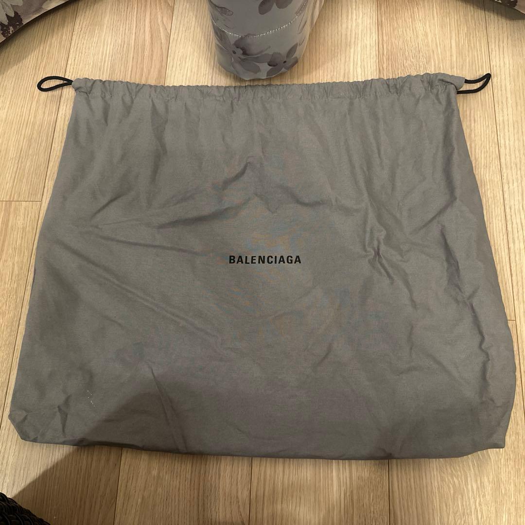 バレンシアガ♡かごバック♡ブラック♡サイズは画像でお確かめください