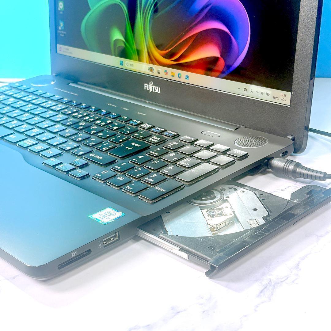 美品☆Corei7・8GB・SSD512・Win11・ブルーレイ・ノートパソコン