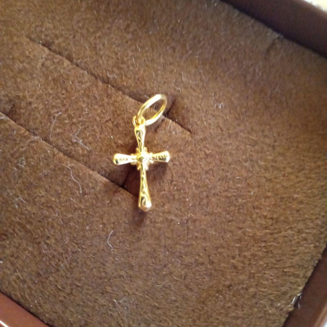 agete　10kゴールド ダイヤクロスチャーム