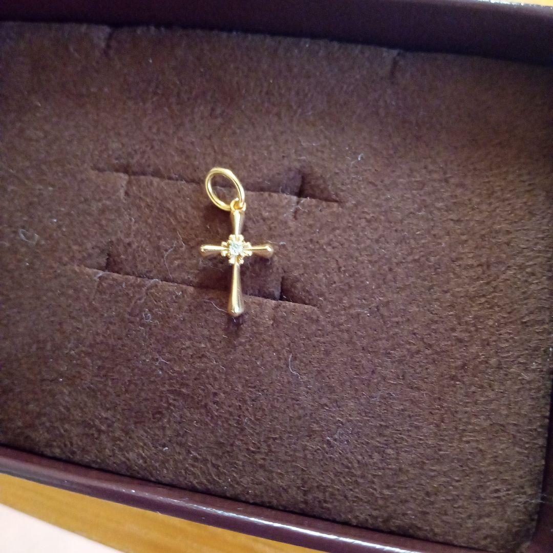 agete　10kゴールド ダイヤクロスチャーム