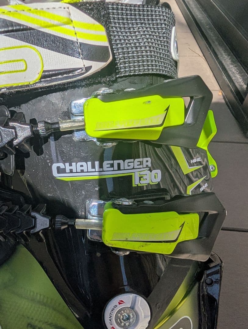 【3/16まで出品】 HEAD CHALLENGER130 スキーブーツ