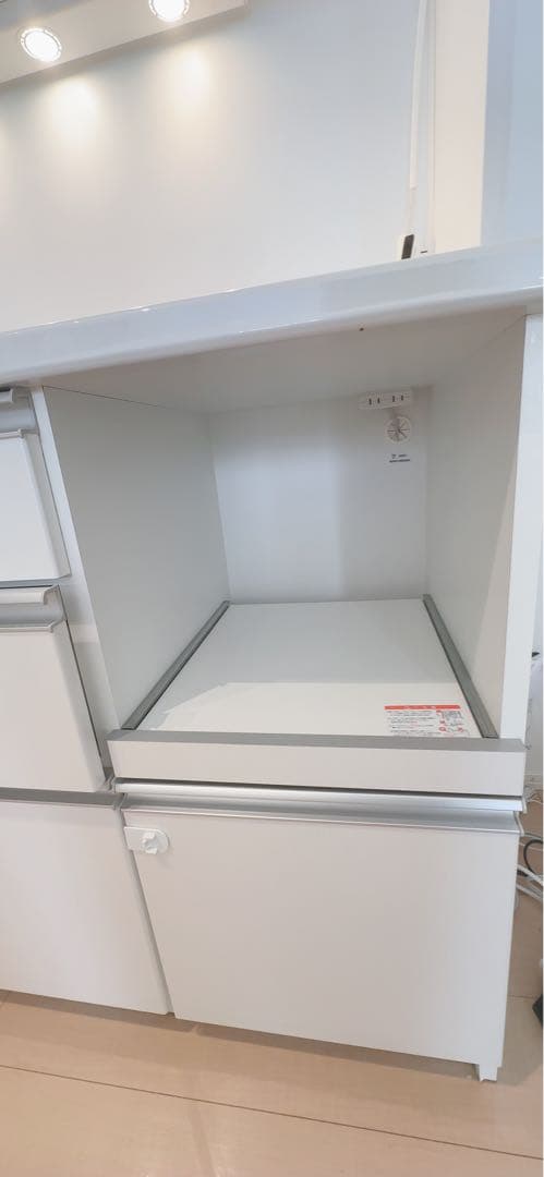 ニトリ　食器棚 LEDライト付き【栃木県　直接引き取りでお願いします】