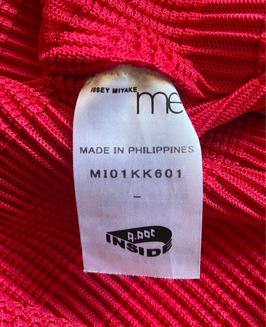 美品★me ISSEY MIYAKEイッセイミヤケ ピンクプリーツトップス