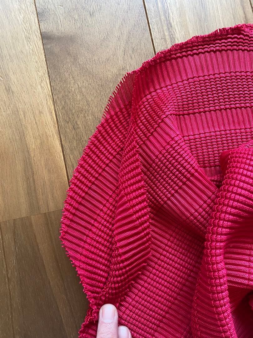 美品★me ISSEY MIYAKEイッセイミヤケ ピンクプリーツトップス