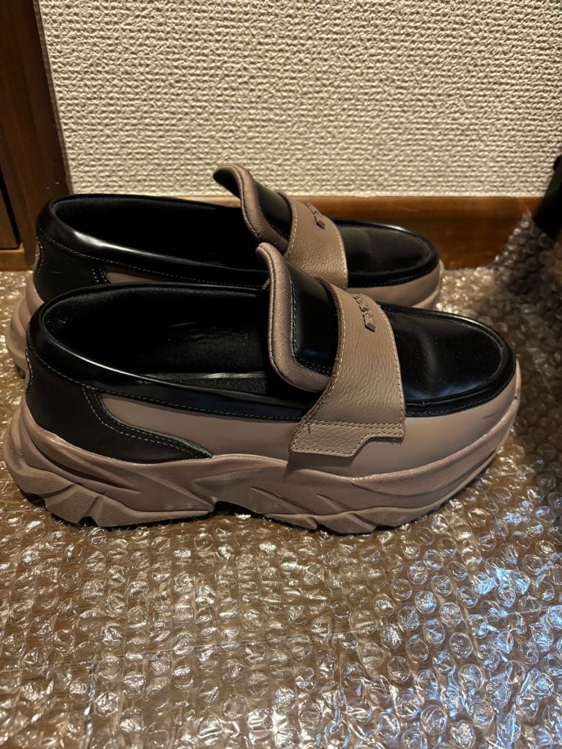 PUMA 厚底ローファー ブラウン・ブラック スニーカーローファー