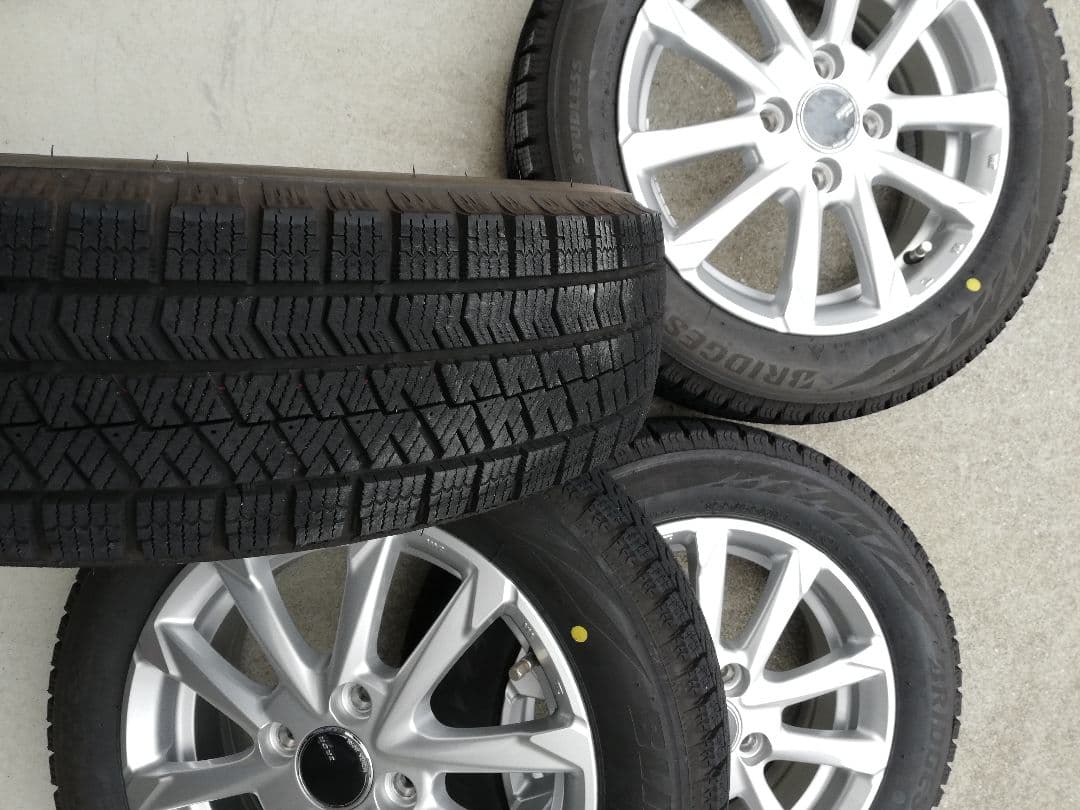 14インチ ブリザック スタッドレスタイヤ ホイールセット