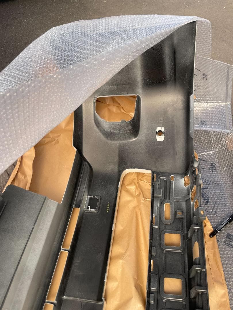 【ショウMEN】ハイエース　スーパーロング　ワイド　フロントバンパー　058