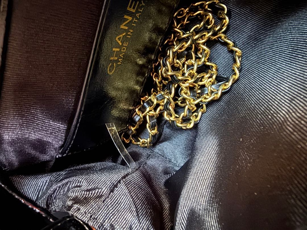 CHANEL ブラックレザーショルダーバッグ　ノベルティ