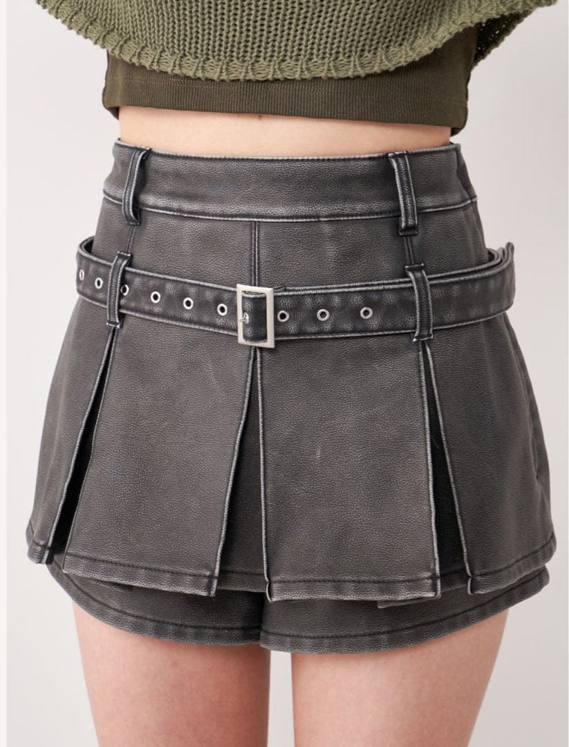 美品 Darich アンティークレザープリーツショートパンツ Sサイズ