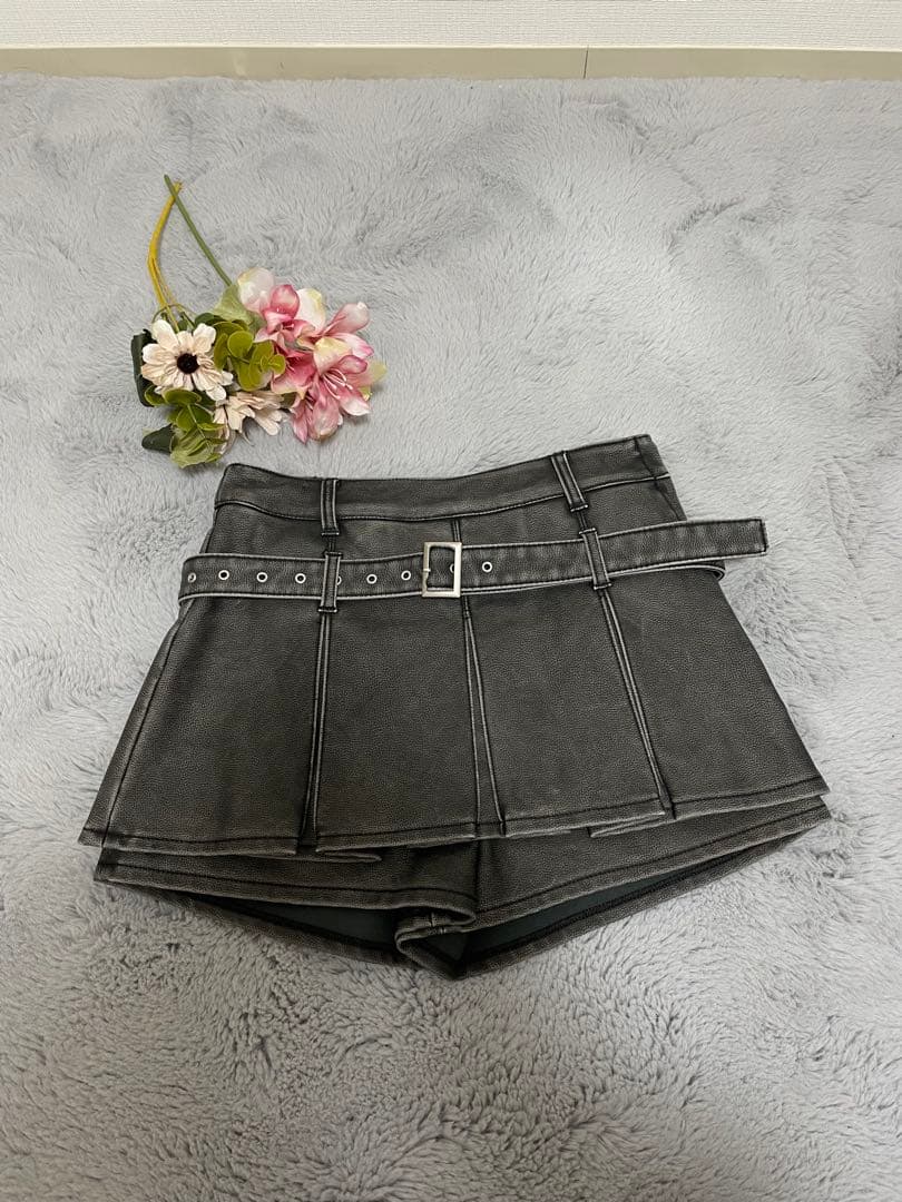 美品 Darich アンティークレザープリーツショートパンツ Sサイズ