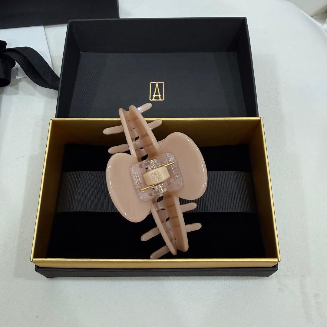 アレクサンドルドゥパリ Mクリップ ヌードピンク スワロフスキー