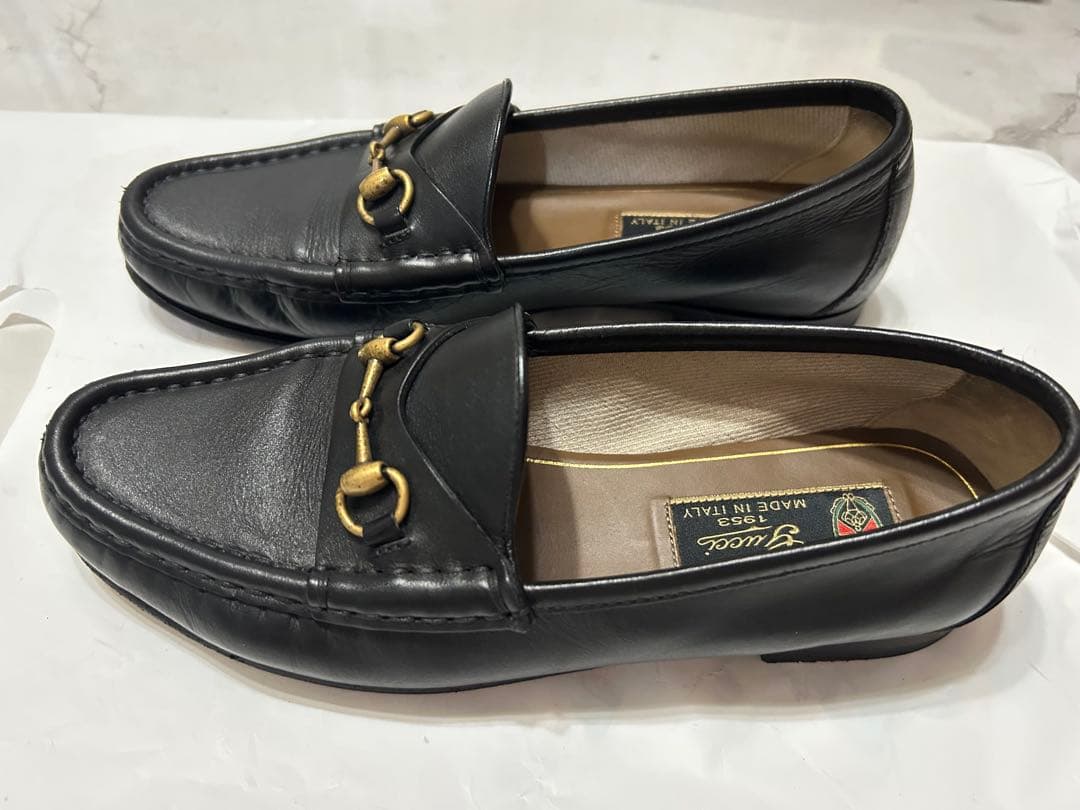 GUCCI ブラックレザー ローファー ゴールド金具　23