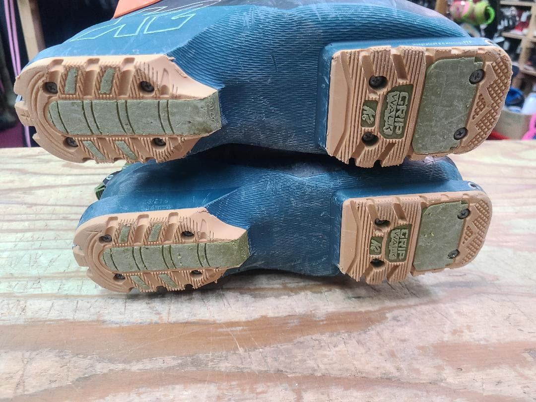 26-26.5 K2 MINDBENDER 130 スキーブーツ