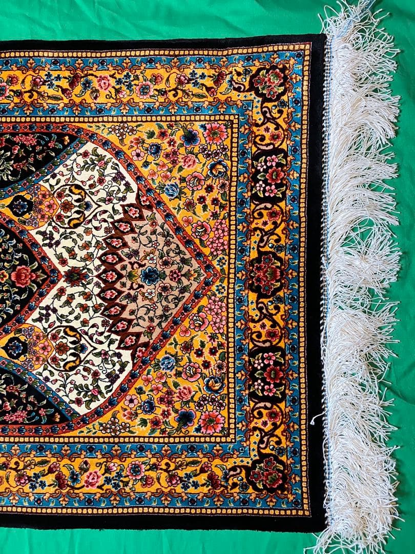 ペルシャ絨毯 黒基調シルク91cm×59cm