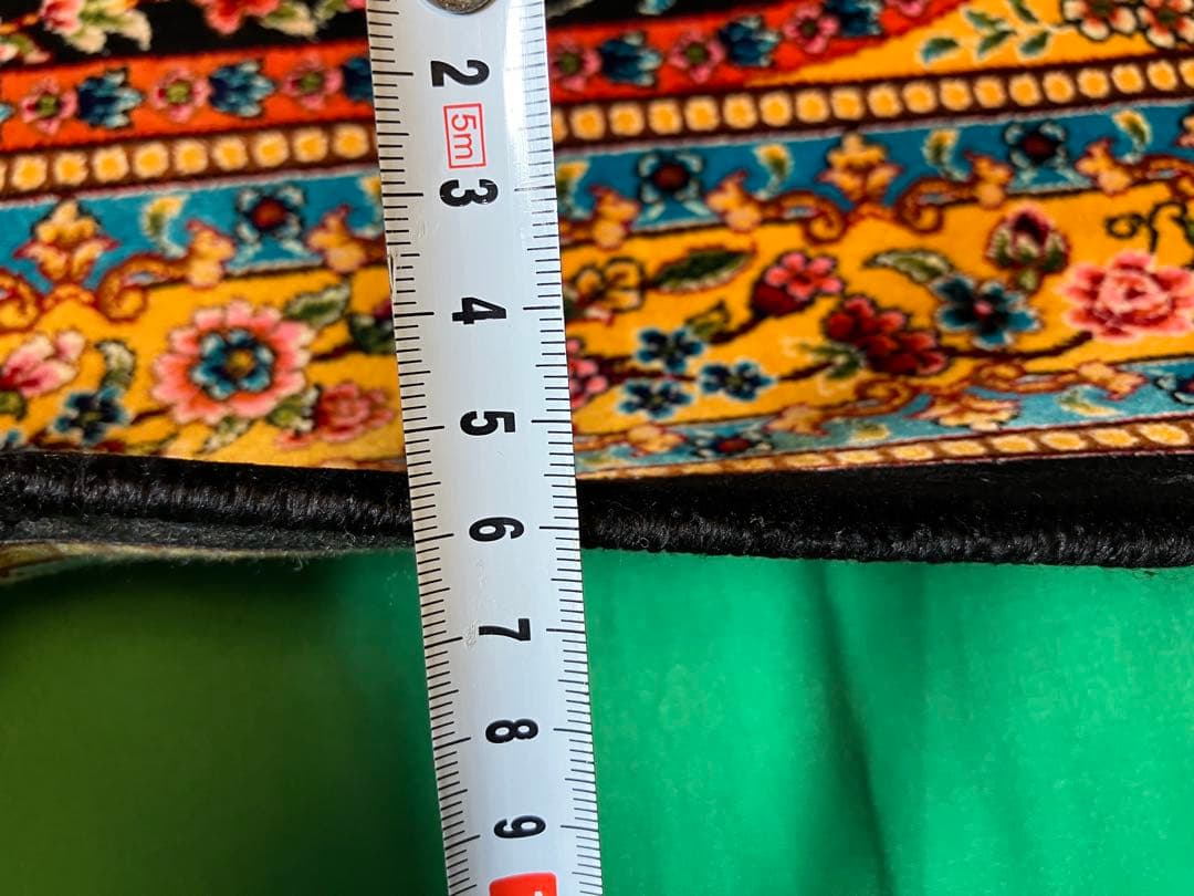 ペルシャ絨毯 黒基調シルク91cm×59cm