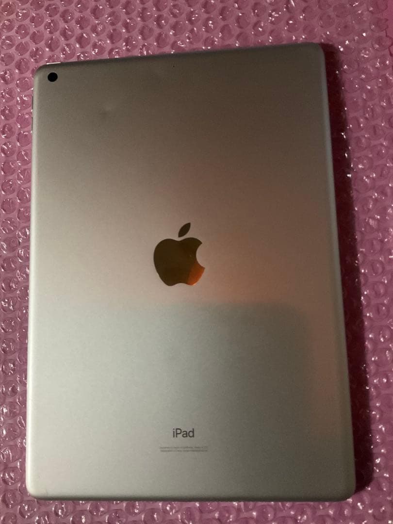 iPad 第8世代 32GB ケース付き　動作良好