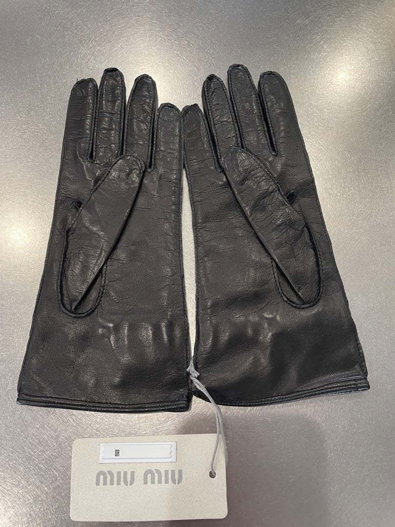 miumiu 手袋　レザーグローブ　黒