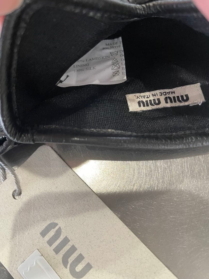 miumiu 手袋　レザーグローブ　黒