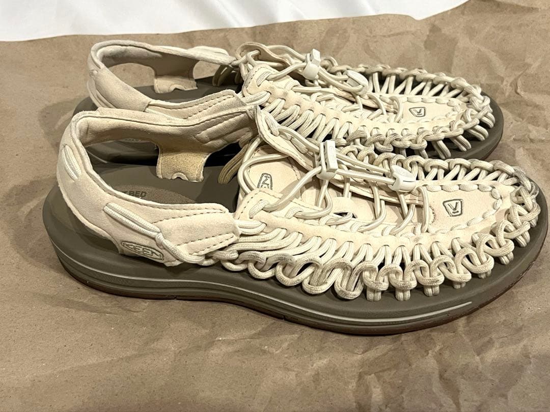 KEEN ユニーク サンダル メンズ 25cm レディースでも〇