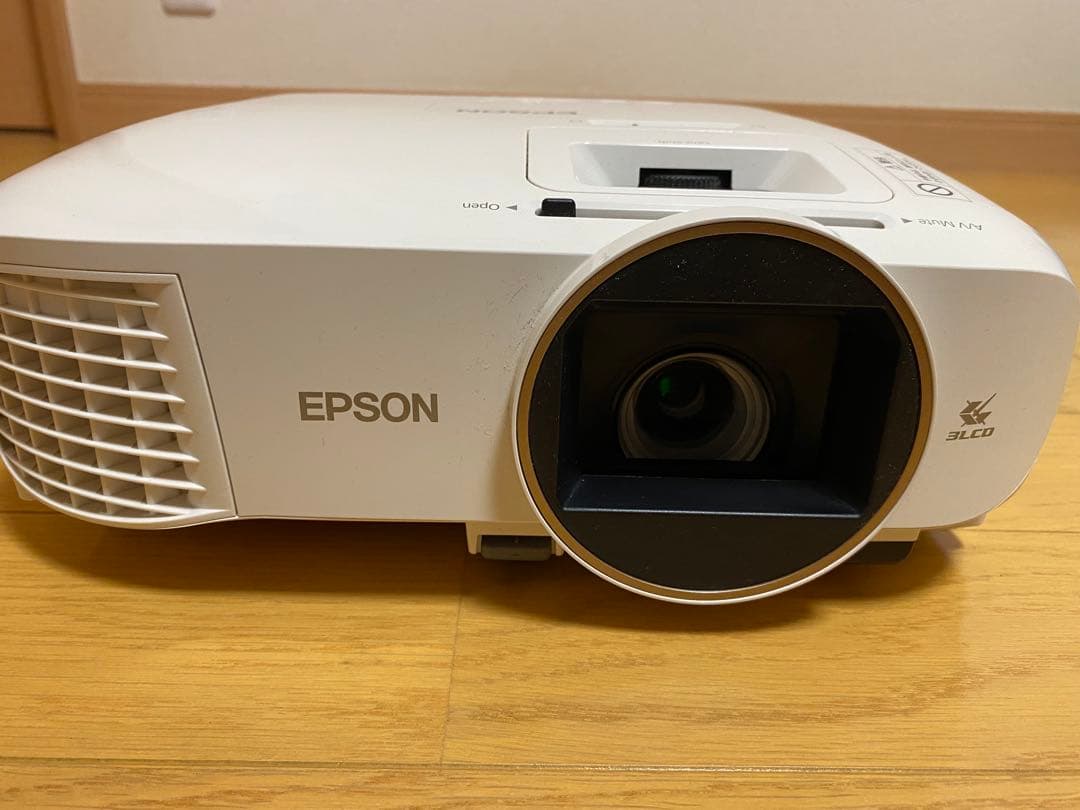 EPSON　プロジェクター EH-TW5650