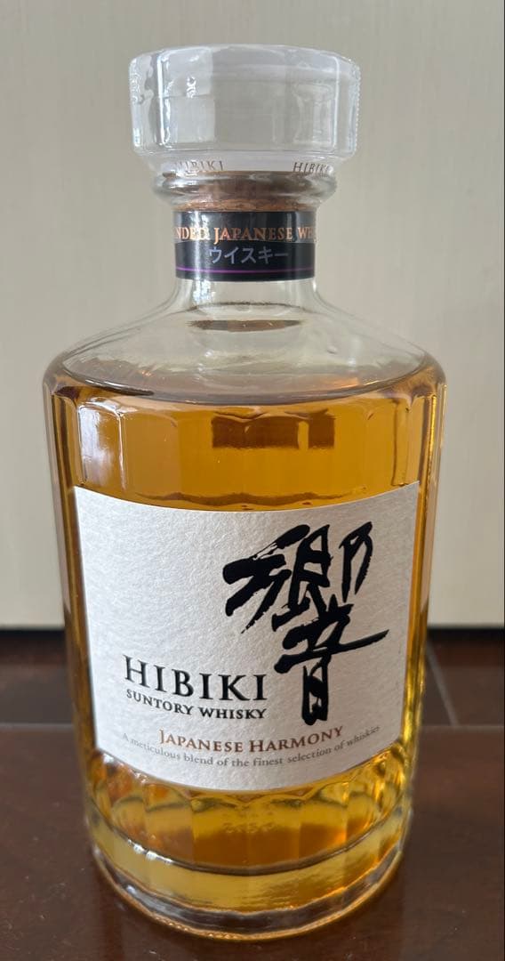 サントリー ウイスキー 響700ml 新品未開封 HIBIKI