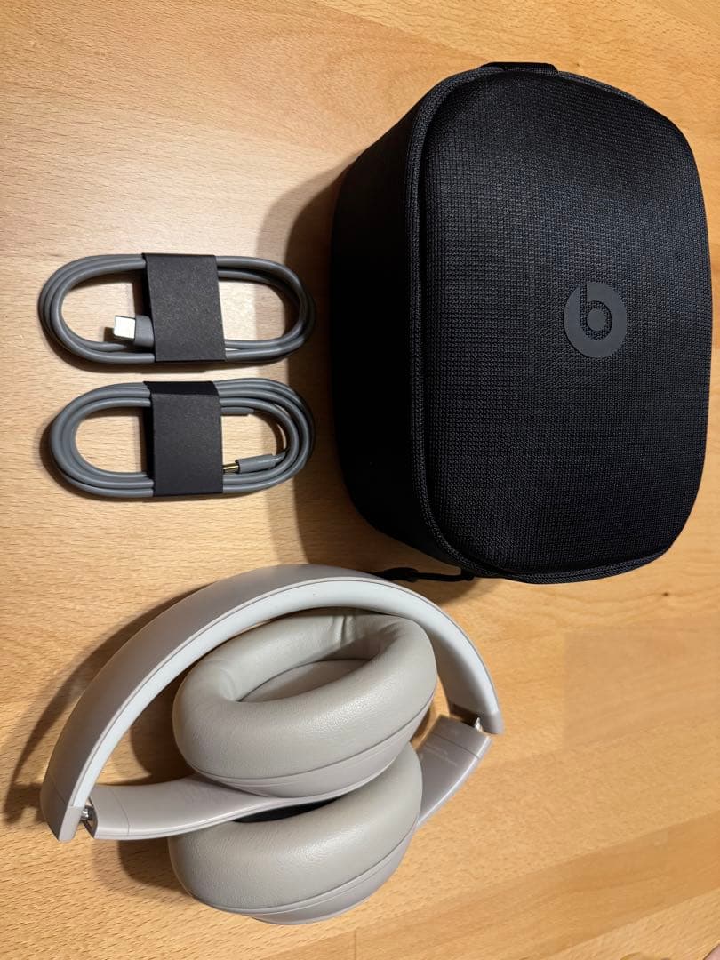 美品 Beats Studio Pro ヘッドホン サンドストーン