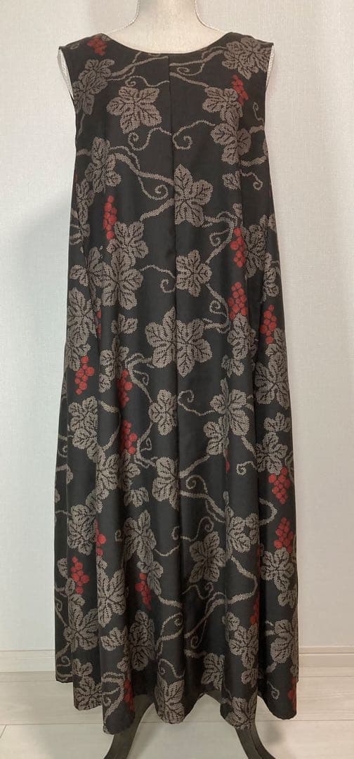 着物リメイク　大島紬ロングフレアワンピース（後ろVネック）着丈118㎝