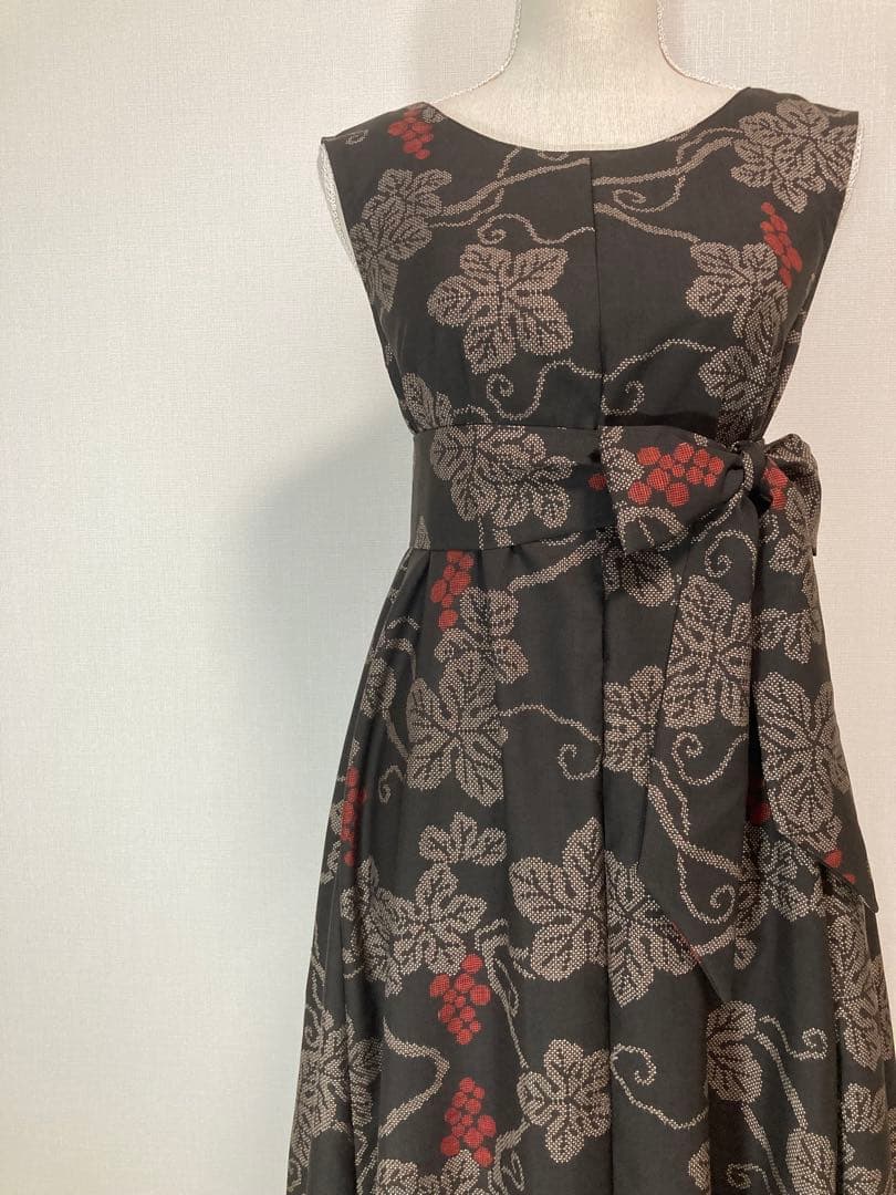 着物リメイク　大島紬ロングフレアワンピース（後ろVネック）着丈118㎝