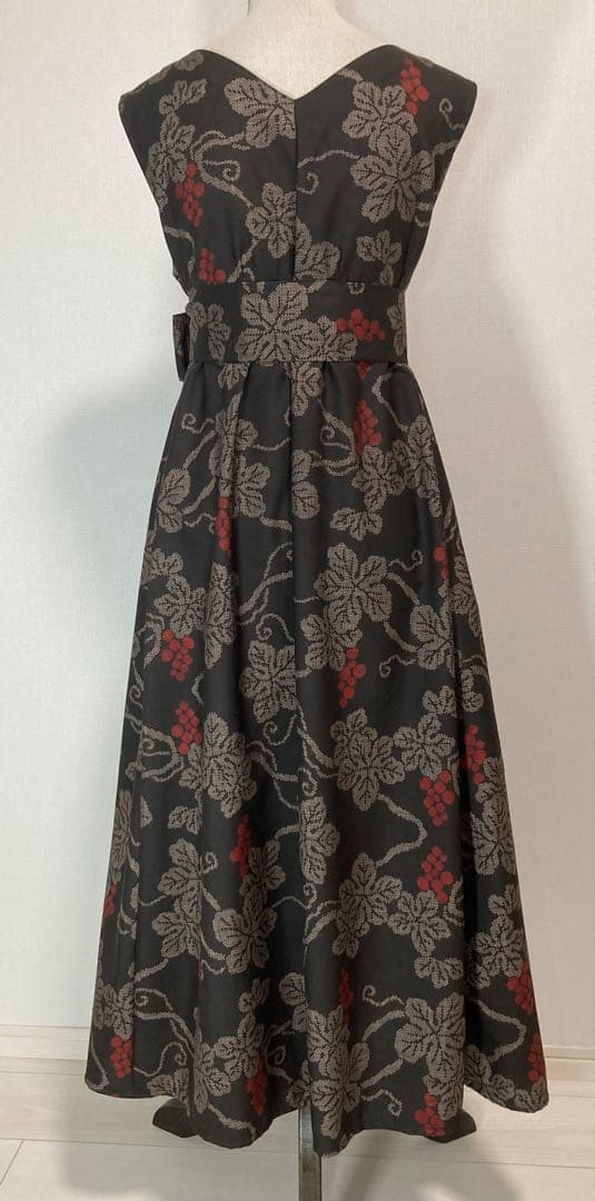 着物リメイク　大島紬ロングフレアワンピース（後ろVネック）着丈118㎝