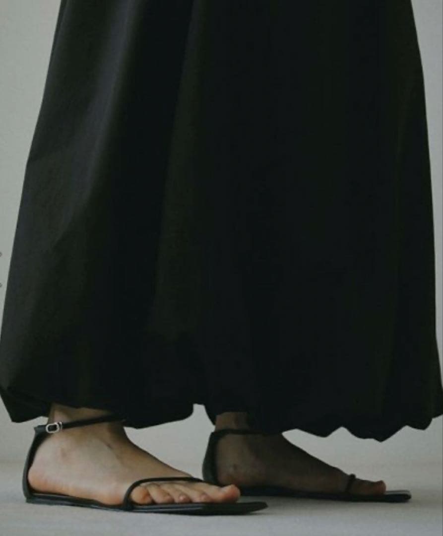 ブラックキャミソールロングワンピース