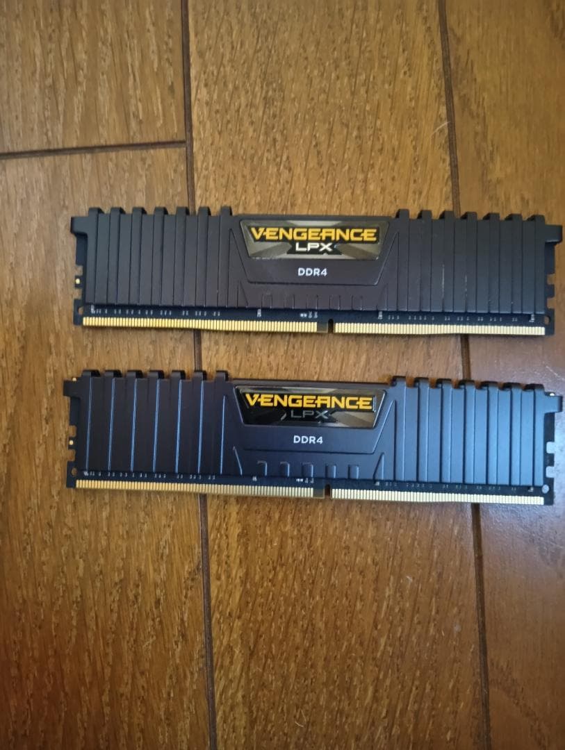 Corsair Vengeance LPX DDR4 メモリ 16G×2枚セット